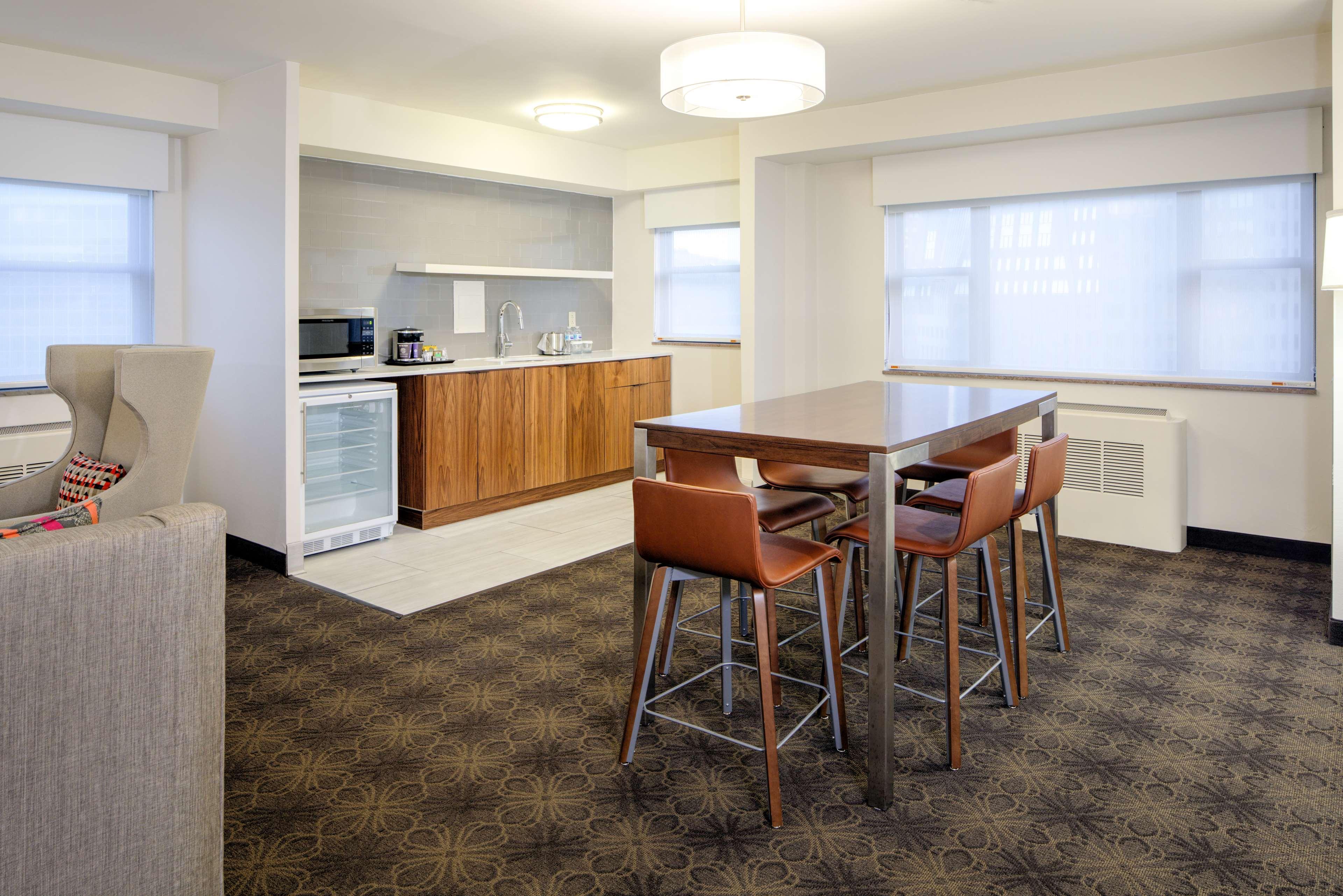 Doubletree By Hilton Hotel & Suites Pittsburgh Downtown Buitenkant foto