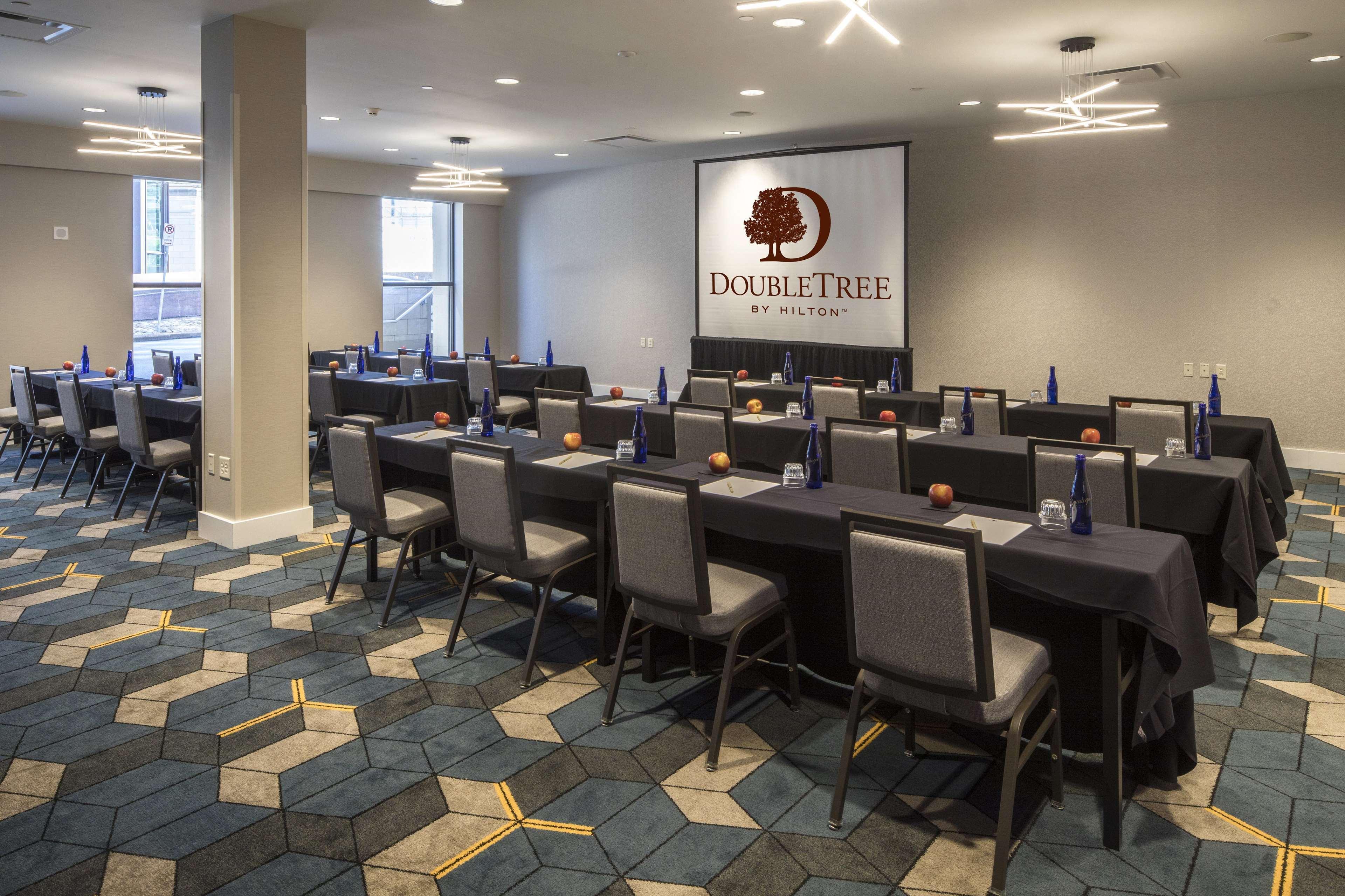Doubletree By Hilton Hotel & Suites Pittsburgh Downtown Buitenkant foto