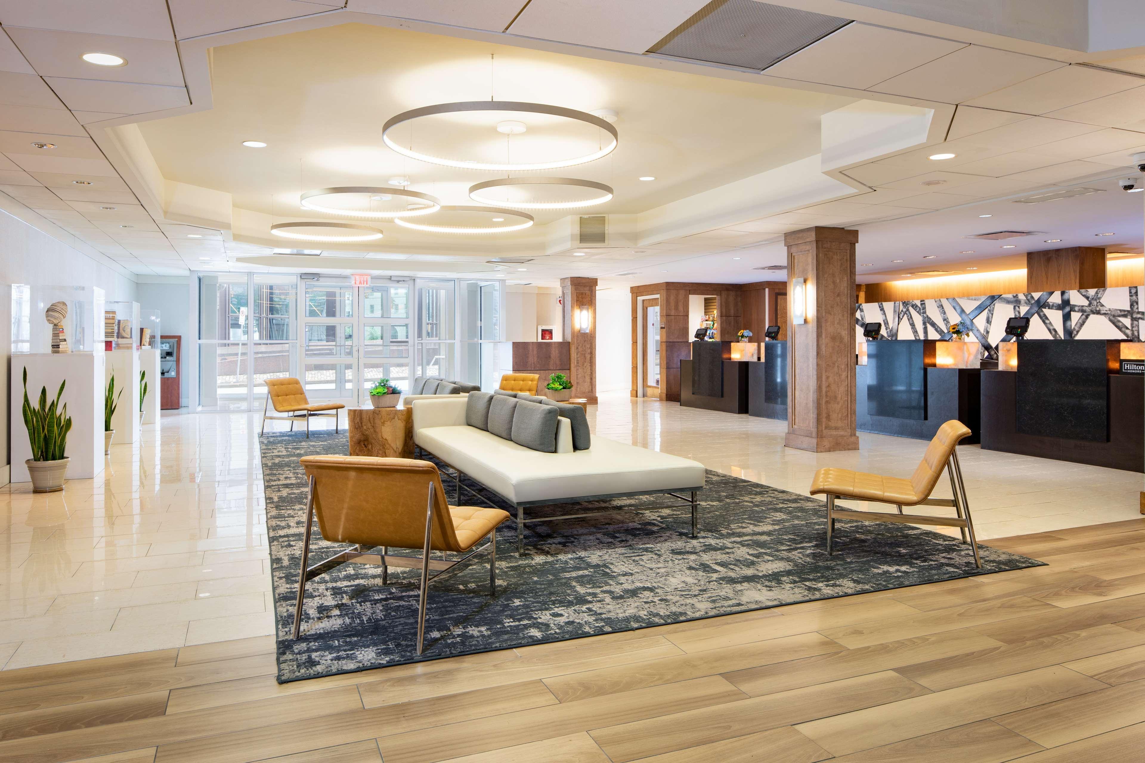 Doubletree By Hilton Hotel & Suites Pittsburgh Downtown Buitenkant foto