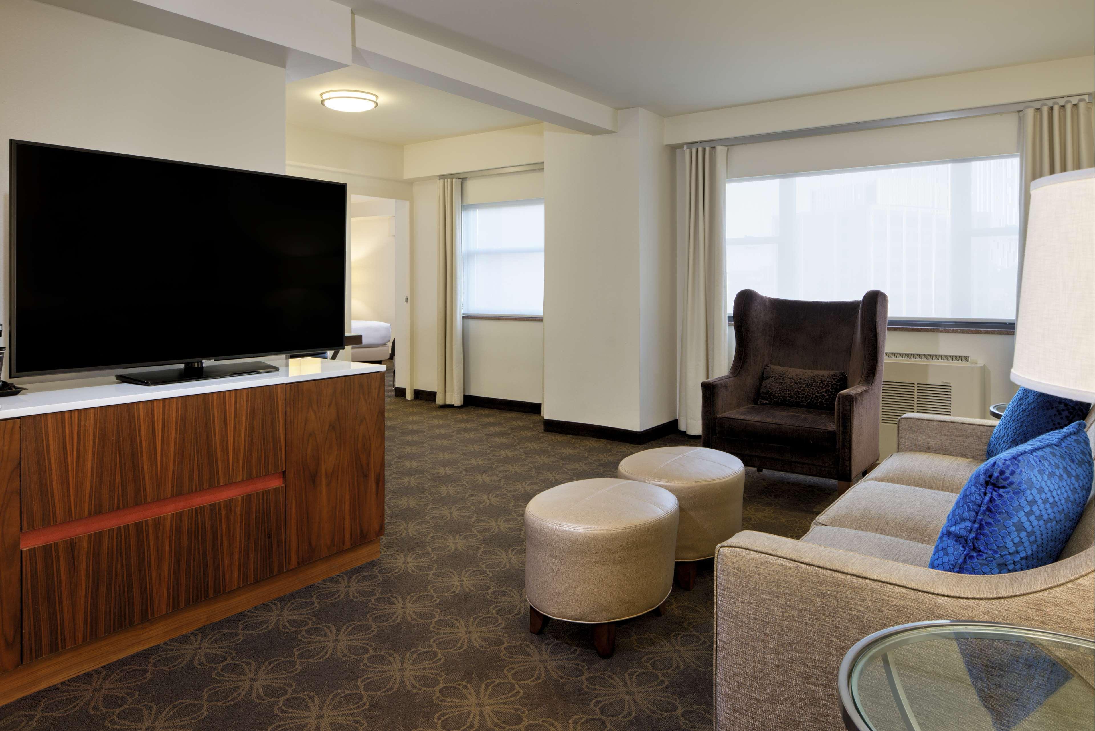 Doubletree By Hilton Hotel & Suites Pittsburgh Downtown Buitenkant foto