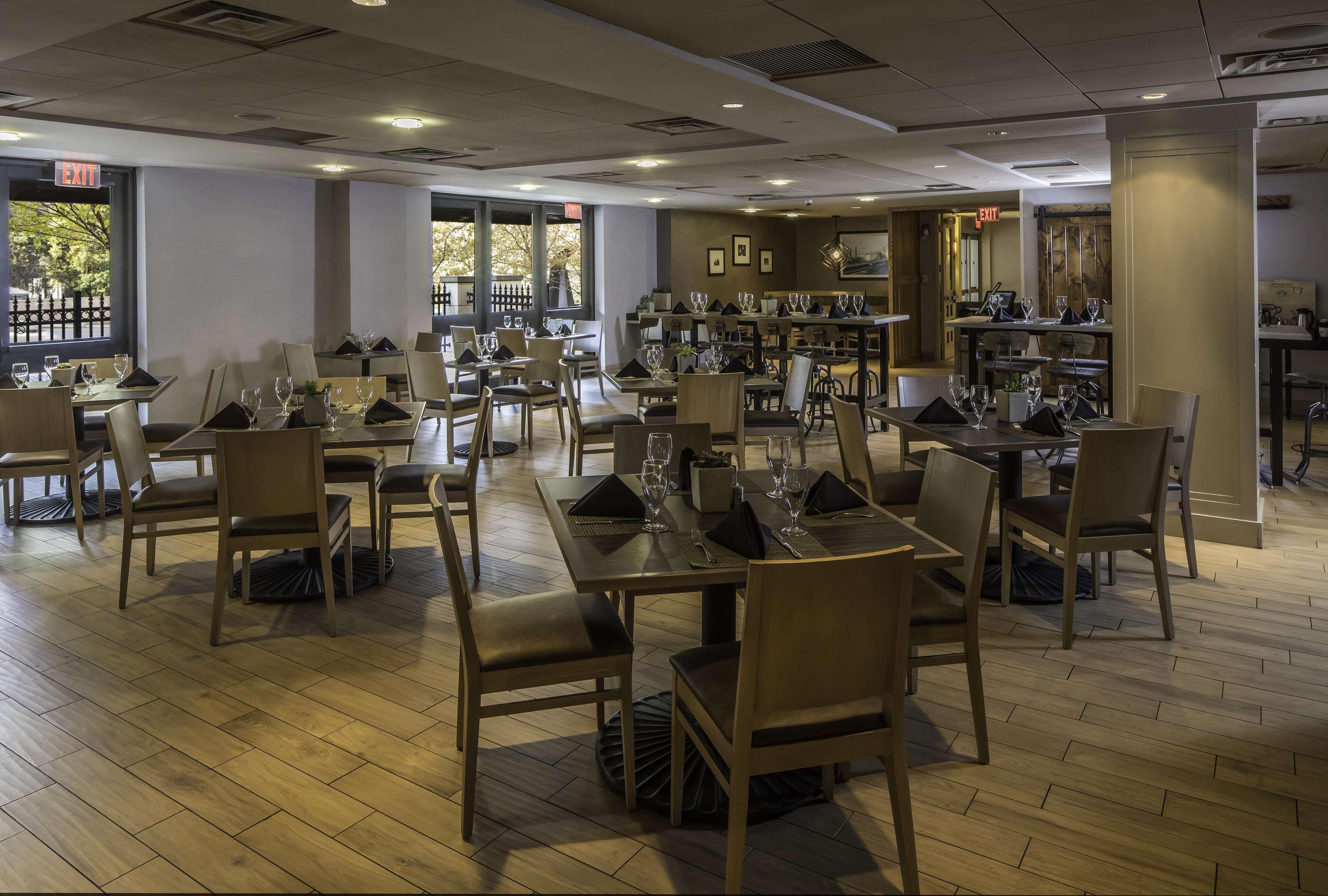Doubletree By Hilton Hotel & Suites Pittsburgh Downtown Buitenkant foto