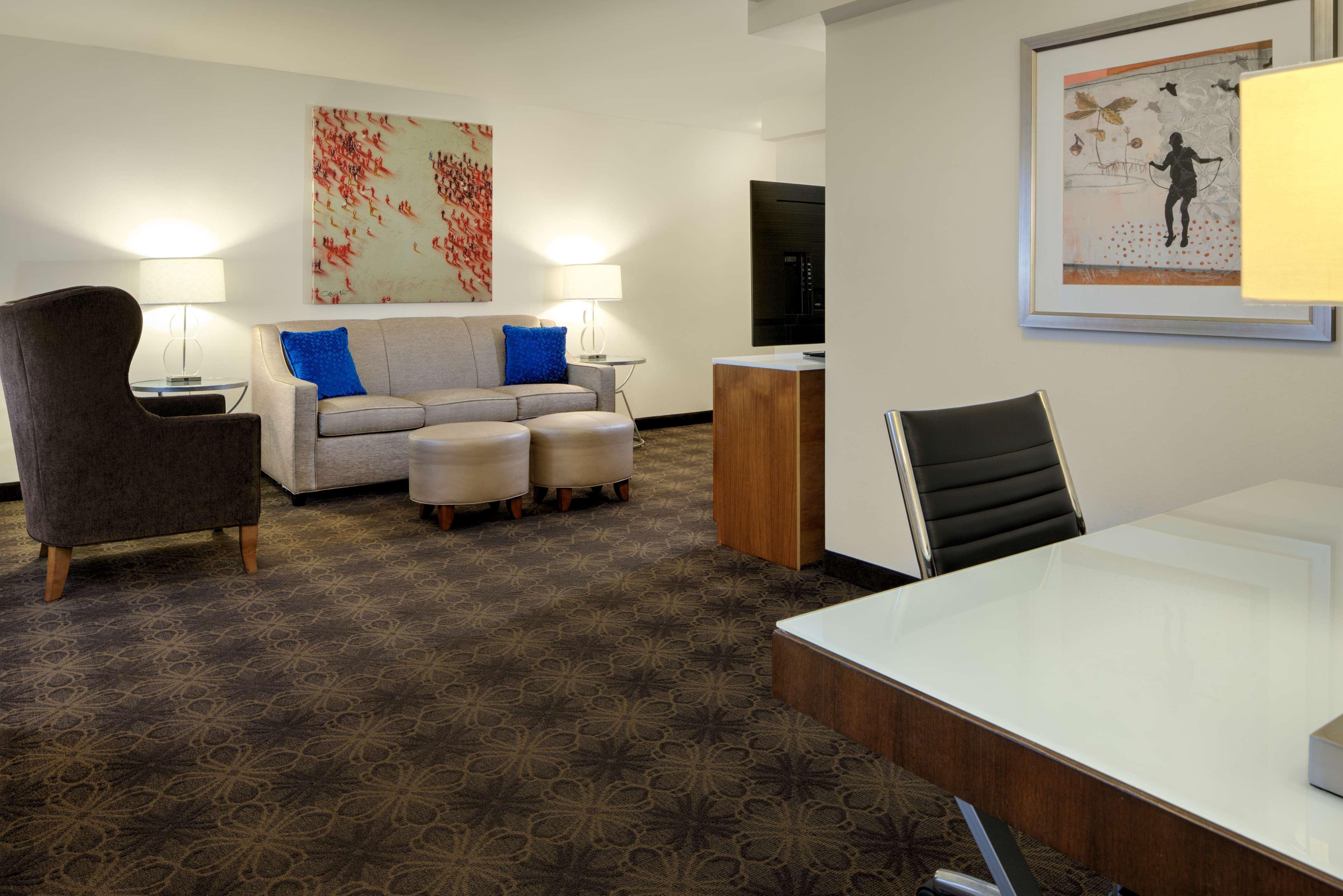 Doubletree By Hilton Hotel & Suites Pittsburgh Downtown Buitenkant foto