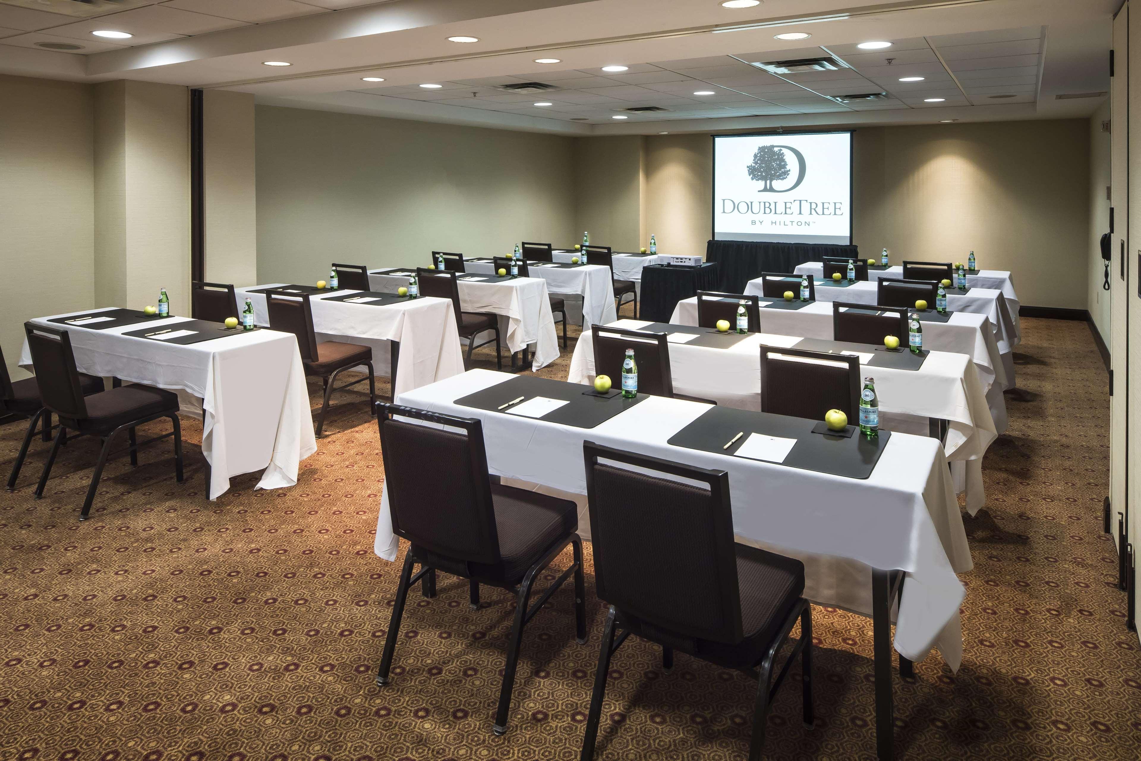 Doubletree By Hilton Hotel & Suites Pittsburgh Downtown Buitenkant foto