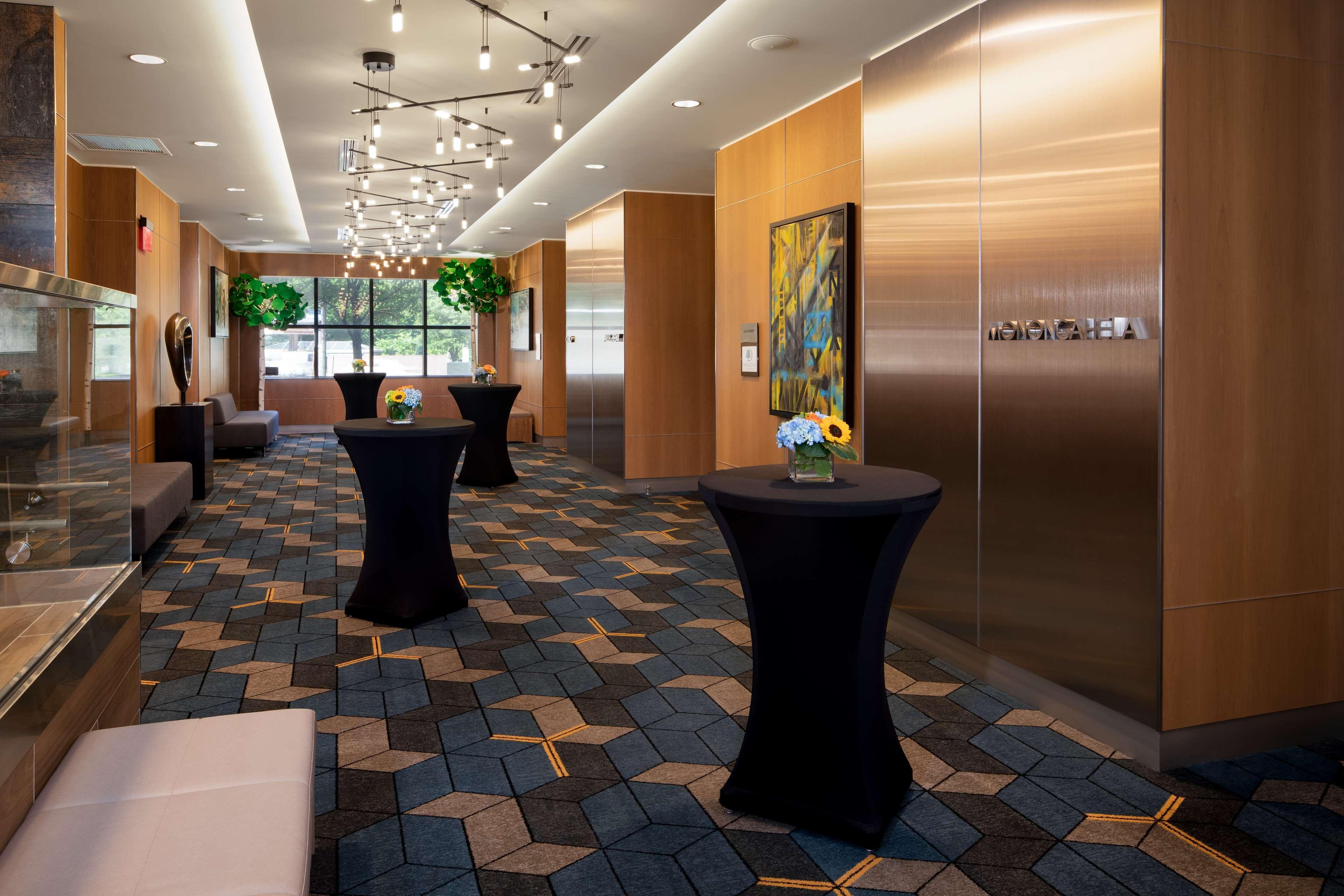 Doubletree By Hilton Hotel & Suites Pittsburgh Downtown Buitenkant foto