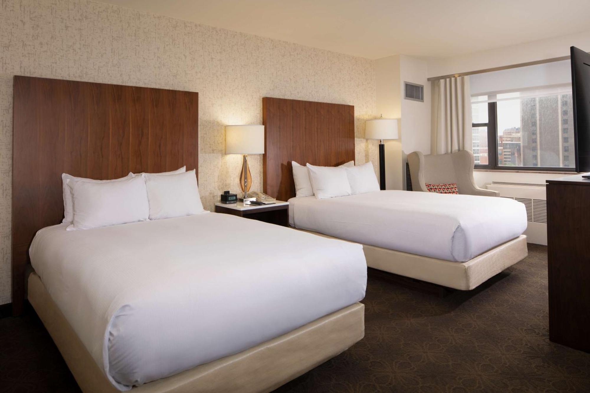 Doubletree By Hilton Hotel & Suites Pittsburgh Downtown Buitenkant foto