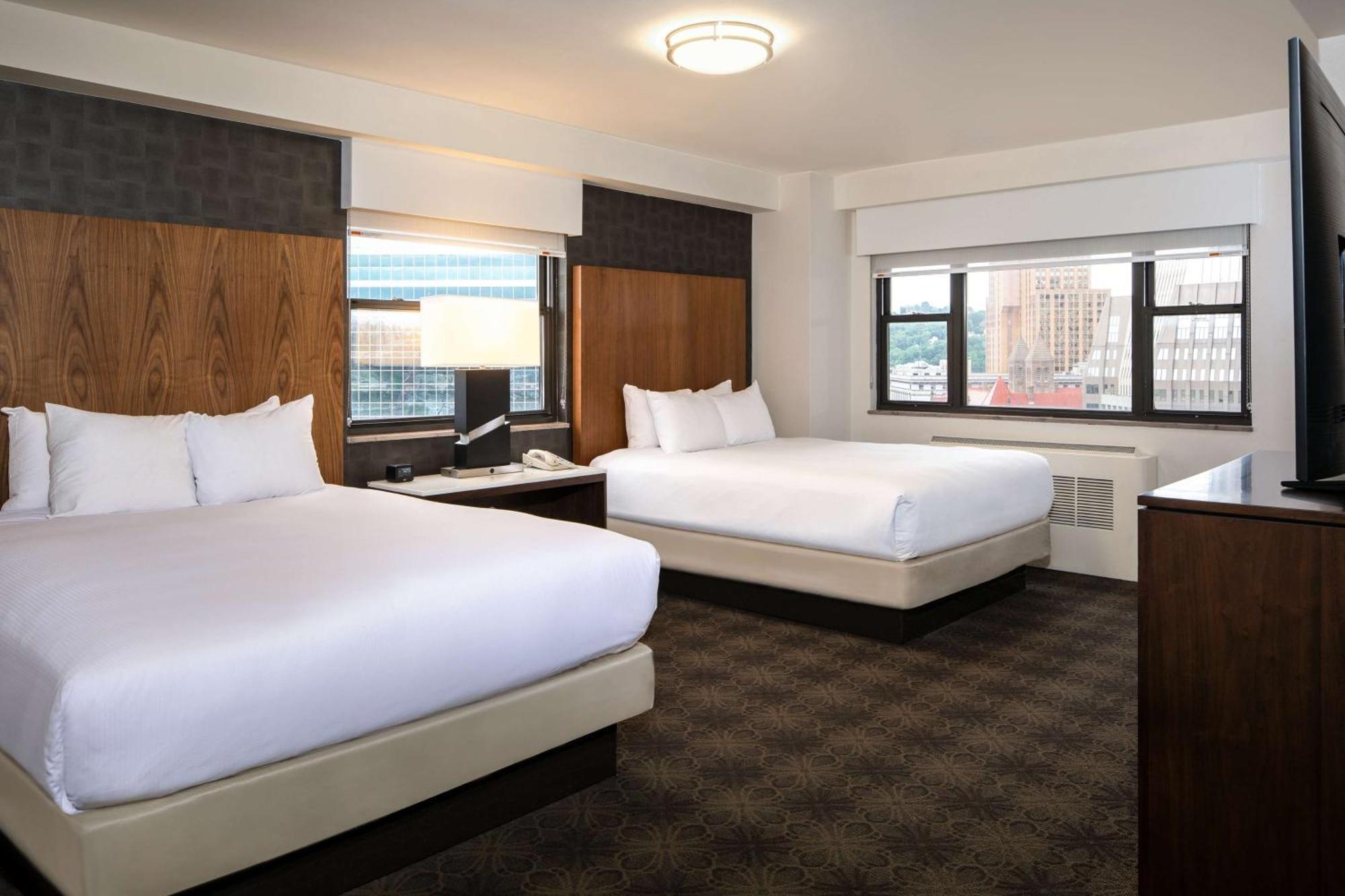 Doubletree By Hilton Hotel & Suites Pittsburgh Downtown Buitenkant foto