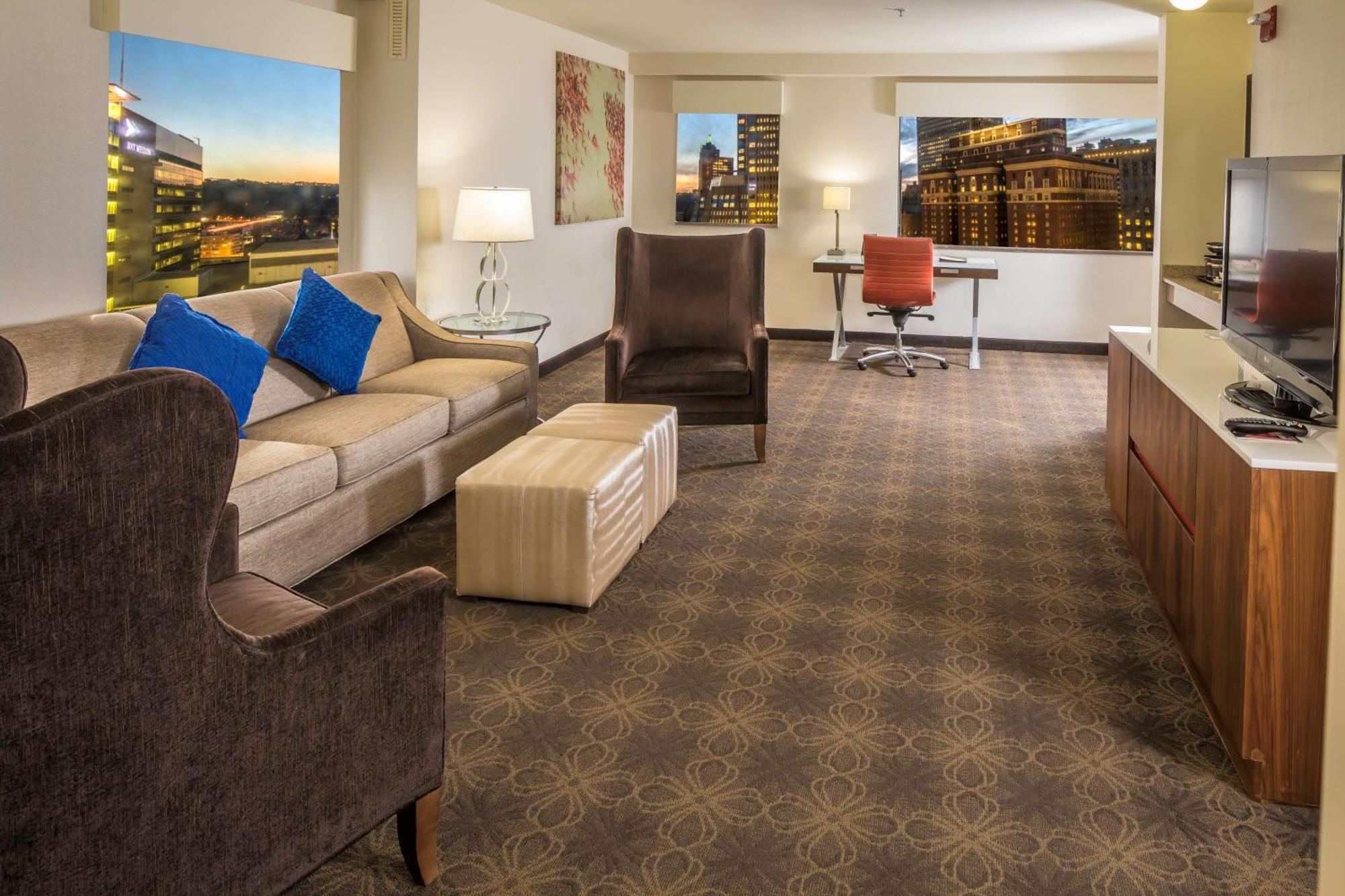 Doubletree By Hilton Hotel & Suites Pittsburgh Downtown Buitenkant foto