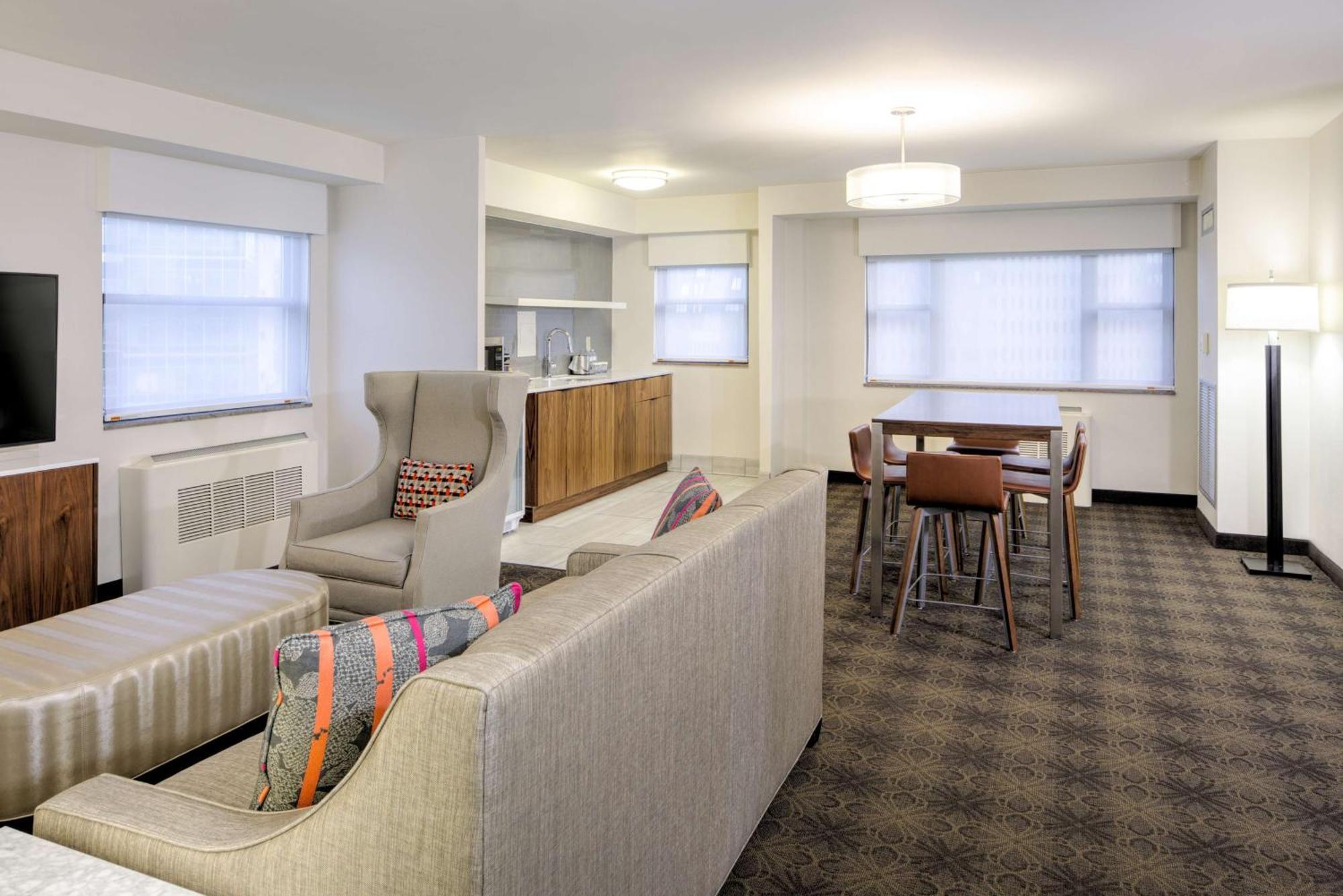 Doubletree By Hilton Hotel & Suites Pittsburgh Downtown Buitenkant foto